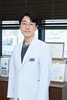겨울철 허리통증 원인 척추관협착증, 비수술 정형외과 치료로 개선 가능
