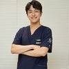 젊은 눈매 위한 비절개 눈밑지방재배치 레이저, 피부과적 진단 선행해야