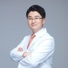 눈앞 흐려지는 백내장, 수술 전 정확한 안과 진단 필수 